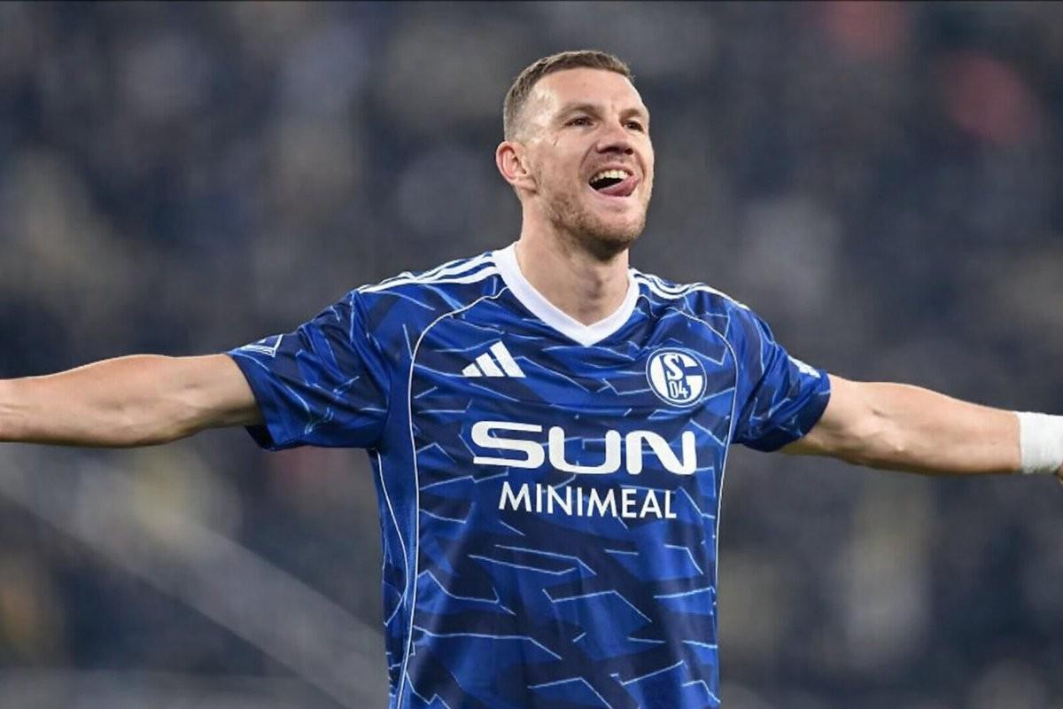 1xBET中国-斯基拉：哲科将接过沙尔克10号球衣，计划48小时内体检